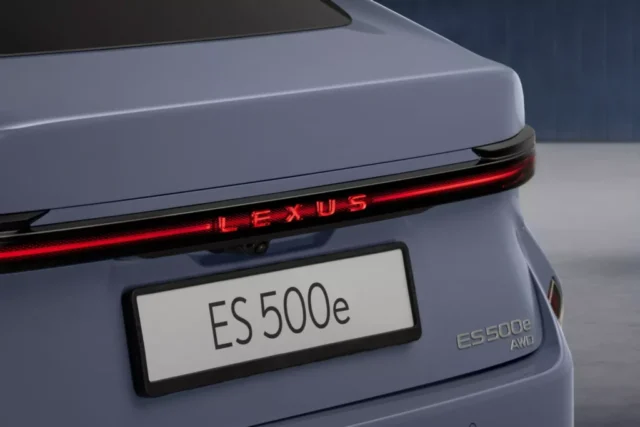 2025-Lexus-ES500e-Europe-23-2048×1366