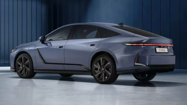 2025-Lexus-ES500e-Europe-5s-2048×1152