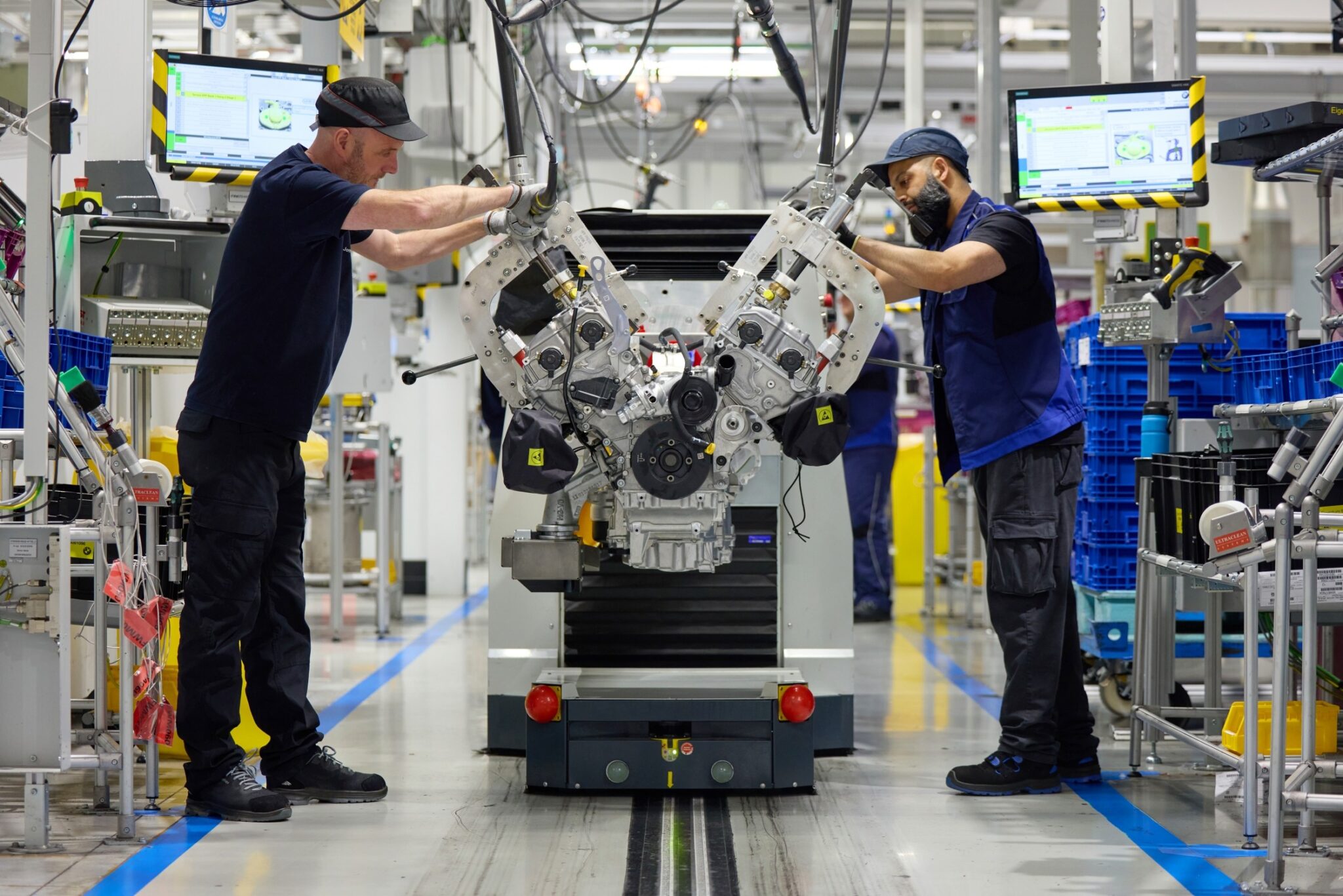 BMW Hams Hall 25. Yıl Dönümü: 7.6 Milyon Motor ve Yeni Robot SpOTTO
