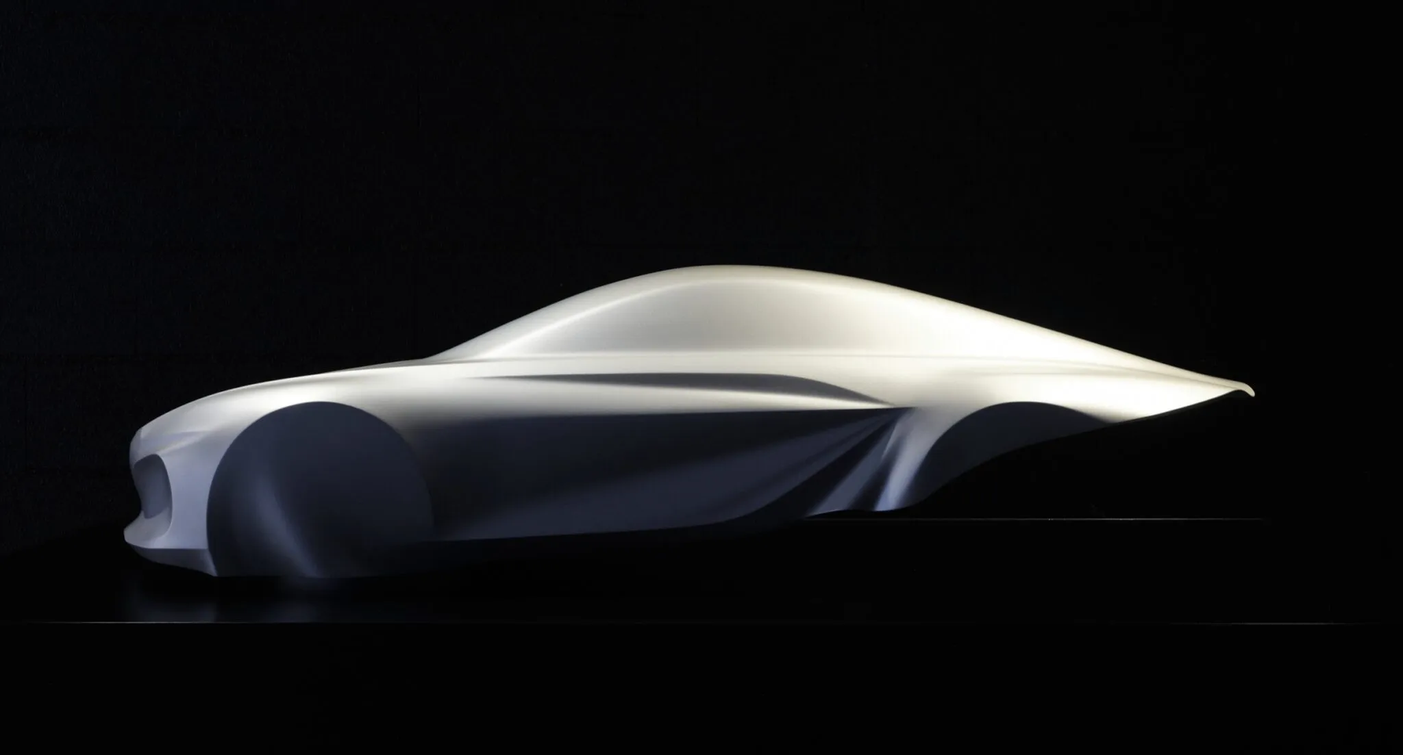 2027-Alpine-A110-teaser-concept-00011-2048×1103