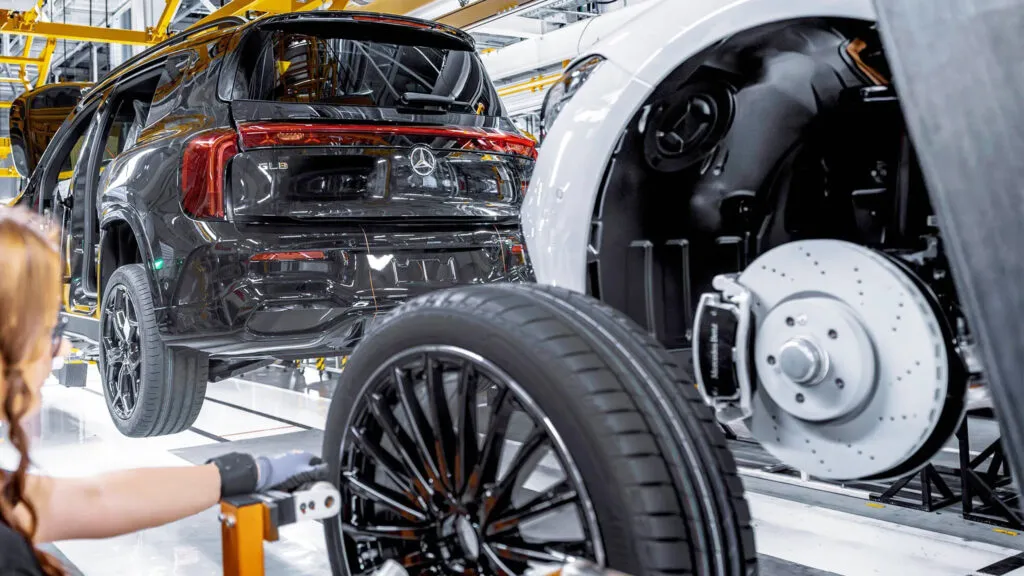ig-metall-uyarisi-mercedes-fabrika-kapanisi